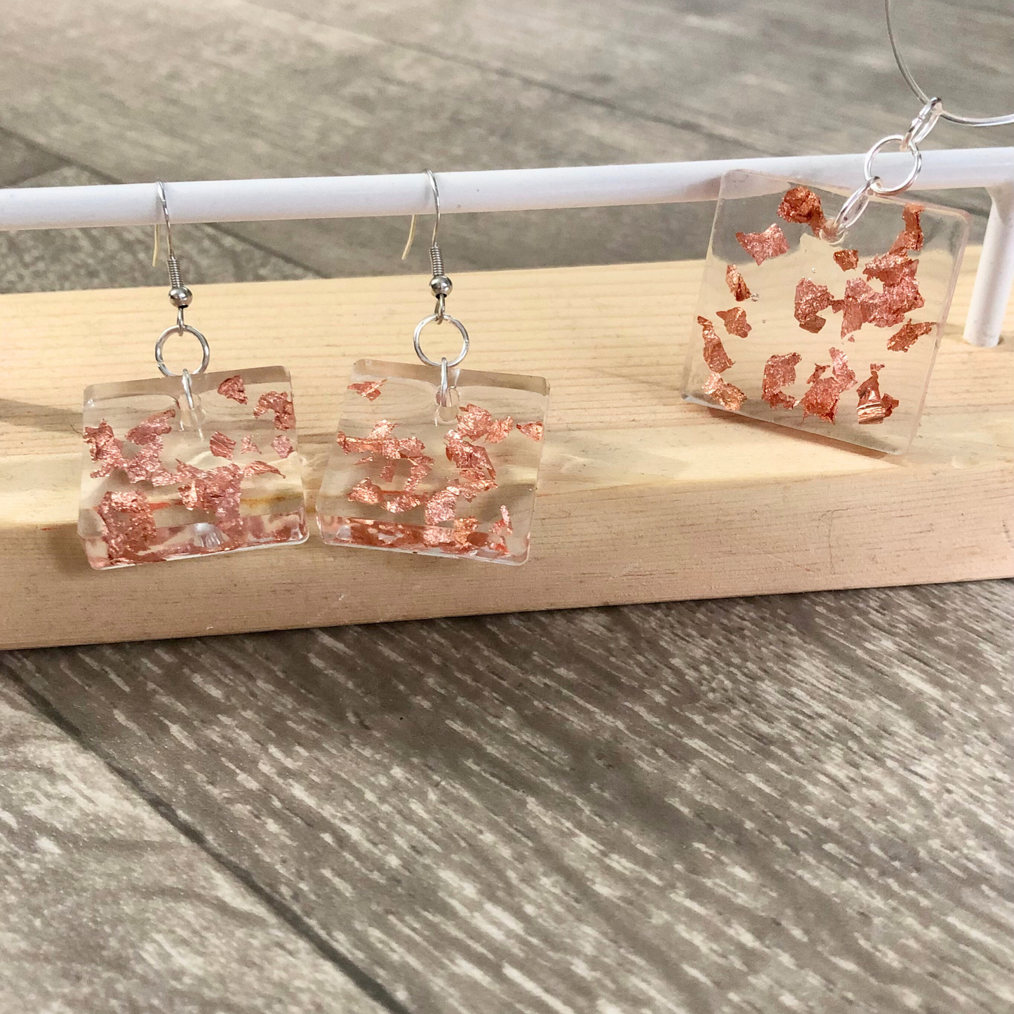 Rose gold necklace made with uv resin jewelry set